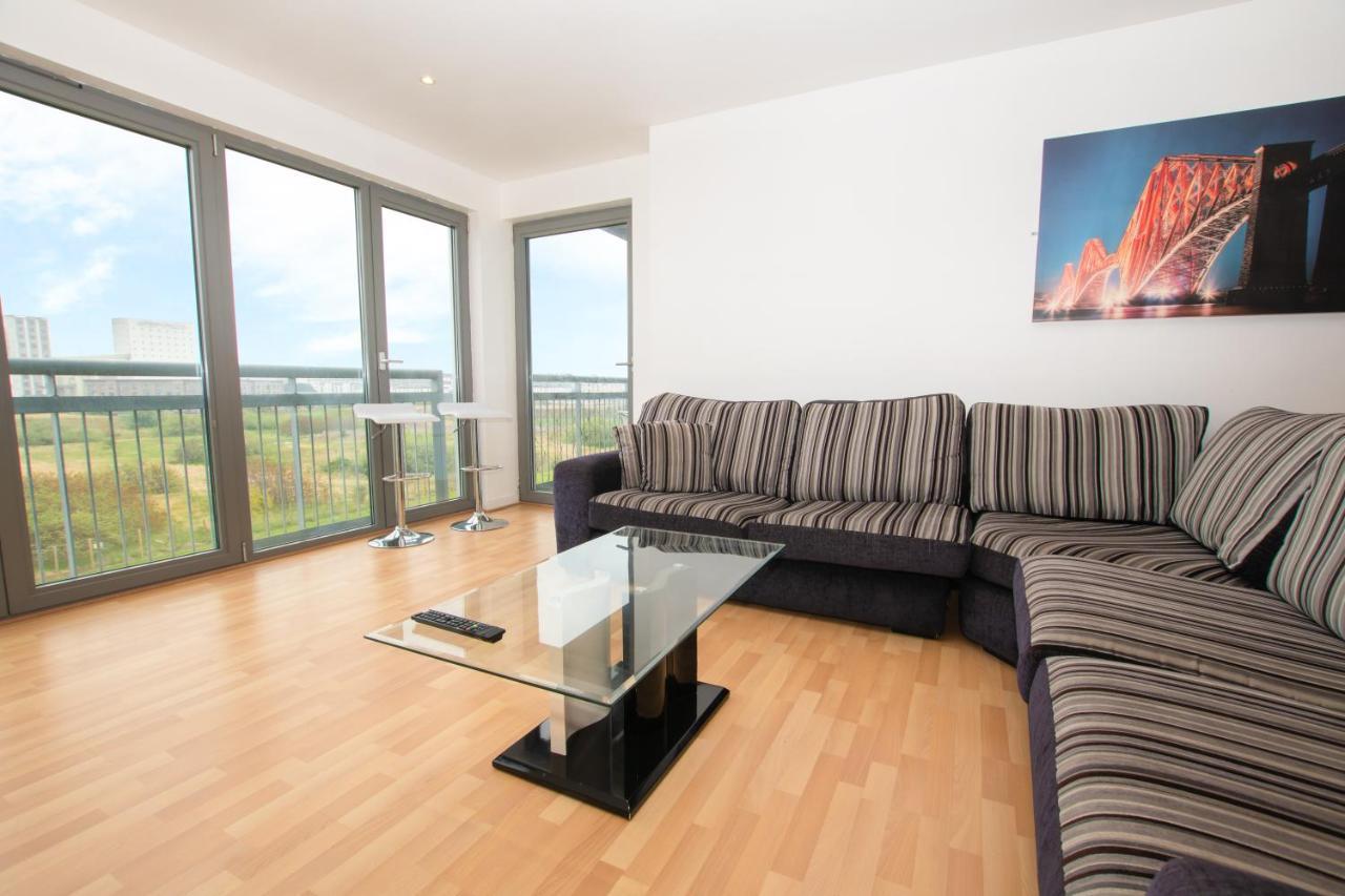 Blue Harbour Apartments Единбург Екстериор снимка
