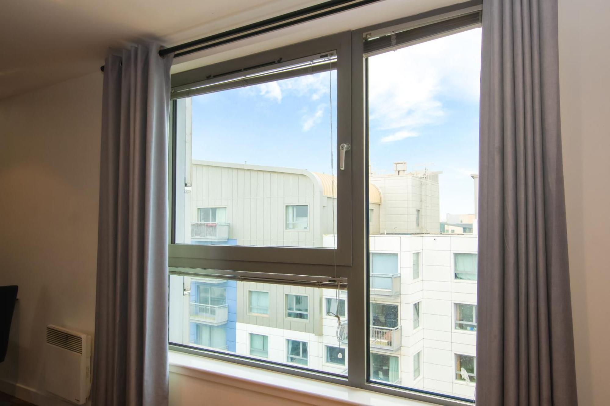 Blue Harbour Apartments Единбург Екстериор снимка