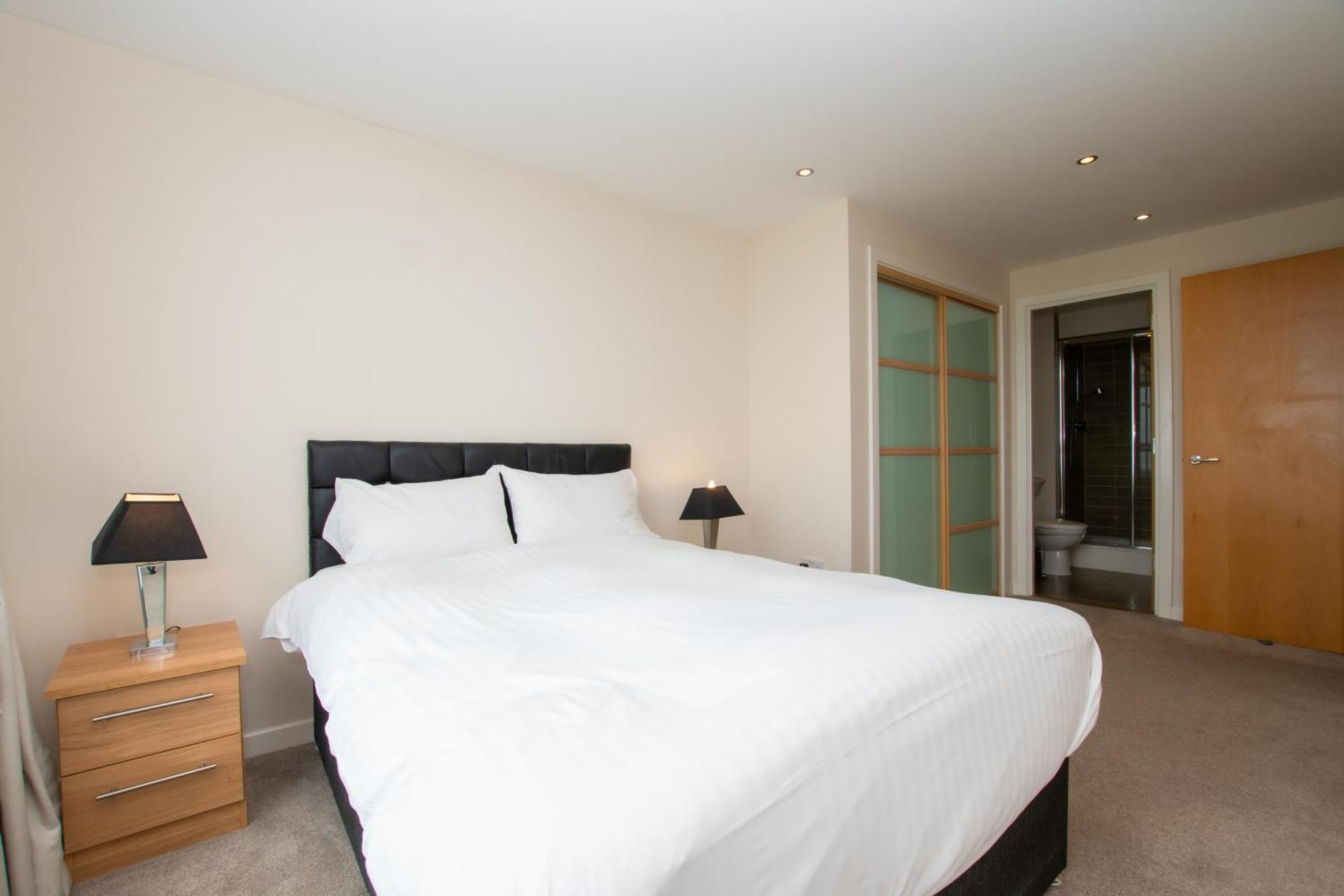 Blue Harbour Apartments Единбург Екстериор снимка